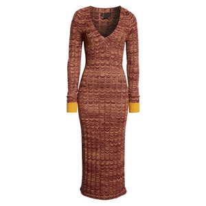 ชุดเดรสสเวตเตอร์แขนยาวผ้าพิมพ์ลายโลโก้ตามสั่ง คอลเลคชั่นฤดูใบไม้ร่วง/ฤดูหนาว - Product Image 5