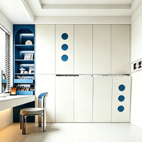 Multifunktionales Integriertes Murphy-Bett mit Bücherregal, Schminktisch & Kleiderschrank, Anpassbares Wandbett mit Hochwertiger Hardware