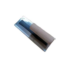 Esparcidor flexible de acero inoxidable para revestimiento de hormigón - Product Image 1