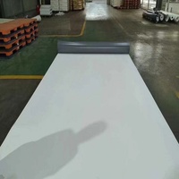 Nouvelle isolation auto-adhésive Dugao EPDM 2026, épaisseur 2,0 mm, en PE longue durée, idéale pour la réparation de toitures d'hôtels et la construction.