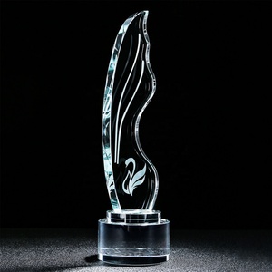 Nouveau danseur papillon Design personnalisé trophée Souvenir opéra et Musical K9 optique verre clair cristal Logo cadeau - Product Image 2
