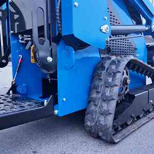 Minicargadora de orugas con motor diésel AT360 para construcción y agricultura - Product Image 6