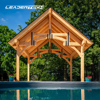 Machine à bois Leadertech pour la production de pavillons en bois avec découpe en bout/moulage/tenonnage et mortis/découpe de courbes CNC