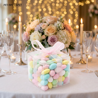 Boîte à bonbons transparente en PET recyclé de qualité alimentaire avec gaufrage et logo personnalisé pour l'emballage de cadeaux de mariage