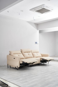 Canapé inclinable électrique multifonctionnel en cuir véritable 3 places avec massage extensible, design moderne - Product Image 6