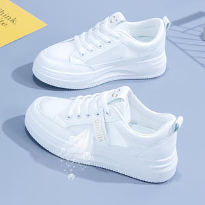 Chaussures blanches pour femmes 2025 Nouvelles chaussures de voyage à semelle souple en PU artificiel respirantes antidérapantes à lacets avant, baskets de sport - Product Image 6