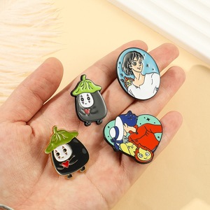 Fabrieks prijs populaire schattige cartoon thema Japanse anime personage zwart metaal zacht emaille revers speldjes badges voor fans - Product Image 3