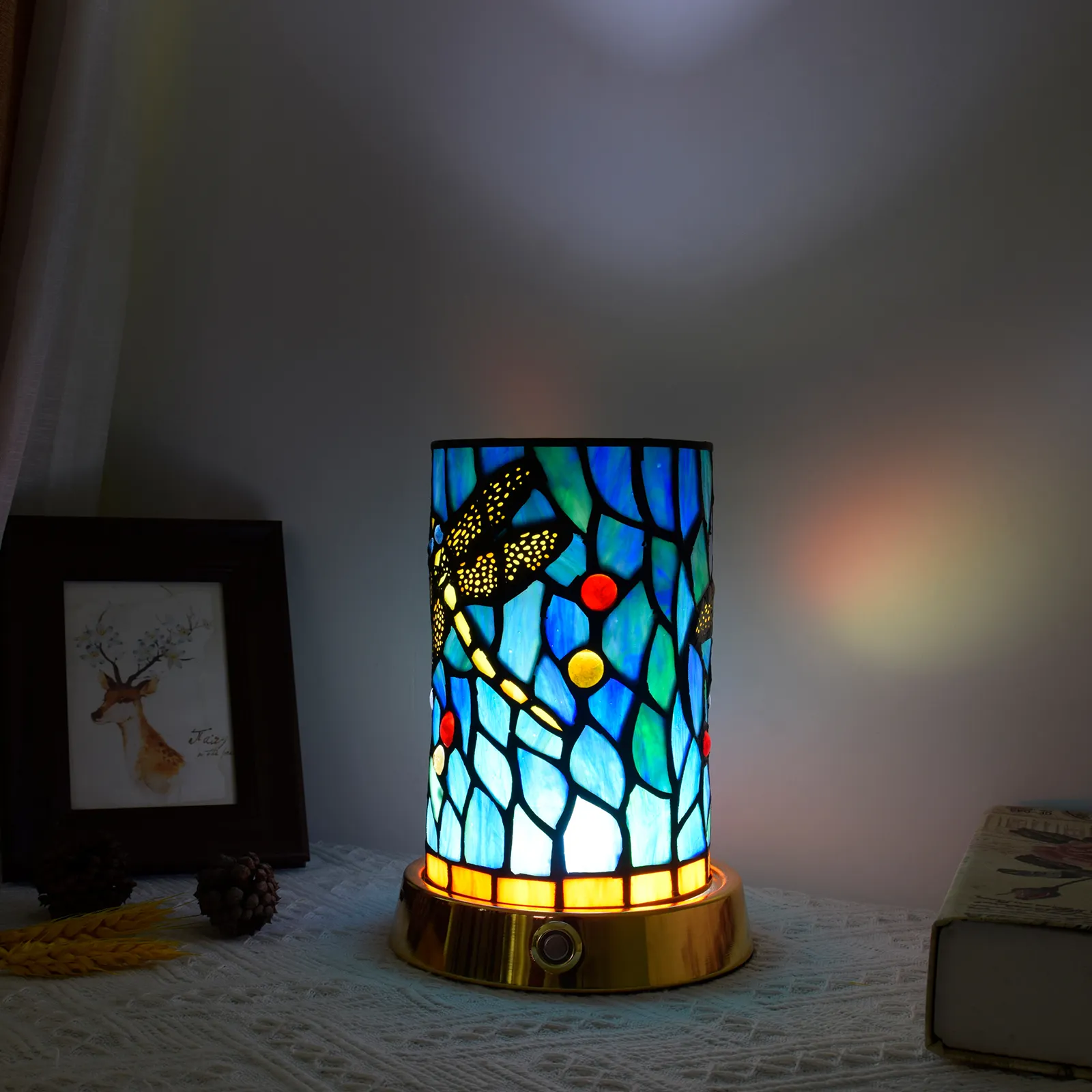 Lampe de table rétro européenne en vitrail pour chambre à coucher, lampes de table artisanales à motif libellule, abat-jour, veilleuse, lampes de bureau
