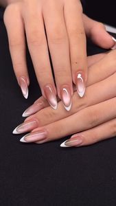 Set de Uñas Postizas Listas para Usar, Bellamente Empaquetadas en Caja de Exhibición, Regalo Perfecto para Amantes del Arte de las Uñas y Amigos - Product Image 2