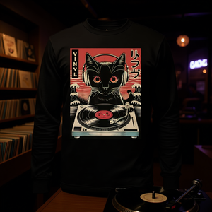 Camiseta de manga larga con diseño de gato japonés vintage con auriculares y vinilo giratorio - Product Image 3