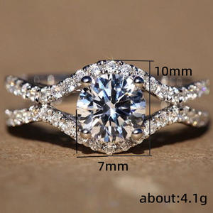 Anello di fidanzamento da donna in oro bianco con diamante naturale taglio brillante rotondo colore G e montatura a halo - Product Image 5