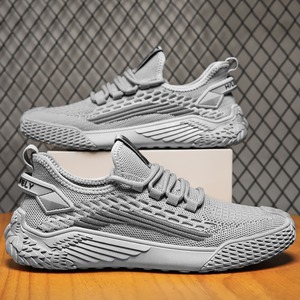 Zapatillas deportivas casuales de verano para hombre, transpirables, con parte superior de malla, ligeras, con cordones delanteros, combinación de colores, suela exterior de plástico. - Product Image 2