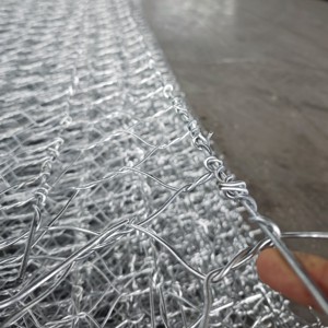 ลวดตาข่ายหกเหลี่ยมเกรดอุตสาหกรรม ขนาดเส้นผ่านศูนย์กลาง 2 มม. 2.5 มม. 3 มม. ชุบสังกะสี สำหรับกรงหิน <span class=keywords><strong>ป</strong></span>้องกันตลิ่งแม่น้ำ ตัดงอได้ - Product Image 3