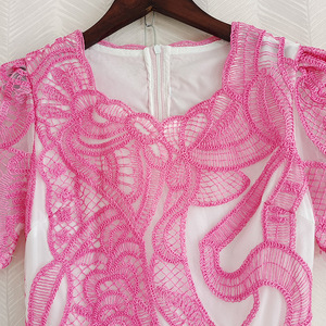 2025 verano nueva pasarela <span class=keywords><strong>moda</strong></span> mujer cuello redondo manga corta bordado punto cintura vestido de longitud media - Product Image 6