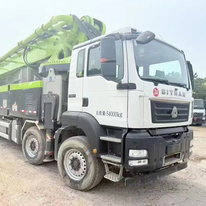 Pompe à béton montée sur camion ZOOM LION 66m ZLJ5540THBKF 66X-6RZ d'occasion, pour travaux lourds, avec châssis supérieur - Product Image 1