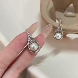 Pendientes de Plata de Ley S925 con Perlas en Forma de Gota de Agua, Elegantes y Versátiles, de Alta Gama, con Diseño Hueco y Estilo de Tacón Alto - Product Image 3