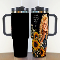 Cadeaux personnalisés sur mesure en acier inoxydable, gobelets commémoratifs Dolly Parton 1946-2026, avec poignée, couvercle, anti-fuite, double paroi sous vide