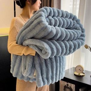 Nouvelle couverture de canapé en peluche de lapin artificiel, chaude pour l'automne, double couche, en polyester et coton, faite à la main, douce, en polaire corail, pour lit - Product Image 3
