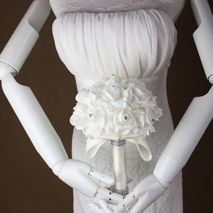 Bouquet de mariée créatif Drea, bouquet de mariée blanc, roses artificielles, fleurs de mariage, bouquet de mariée élégant - Product Image 4