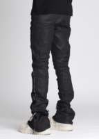 Jean en denim noir ciré personnalisé de haute qualité 2026, coupe slim évasée avec empiècements, chaîne, patch cargo et fermeture éclair, style Y2K, streetwear OEM pour homme