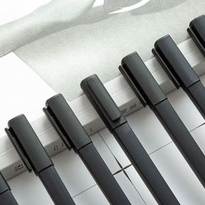Bolígrafos de Plástico Negros Novedosos con Logotipo Personalizado, Bolígrafos Cuadrados con Fuente de Tinta, en Oferta - Product Image 2