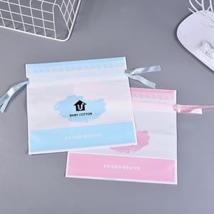 Sac à cordon personnalisé UniOne avec logo et taille imprimés, sacs en plastique givré, sacs d'emballage pour les tampons démaquillants, les tampons en <span class=keywords><strong>coton</strong></span> - Product Image 1