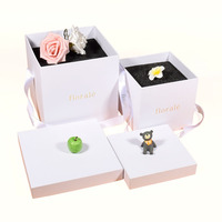 Boîte cadeau rigide carrée avec logo personnalisé, avec poignée en ruban, emballage floral de luxe pour cadeau de la Saint-Valentin ou d'anniversaire