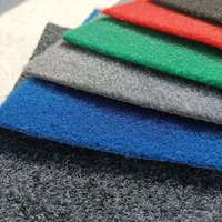 Moquette jetable en polyester 100% aiguilletée, rouge, blanc, rose, gris, pour exposition, scène, couloir, velours
