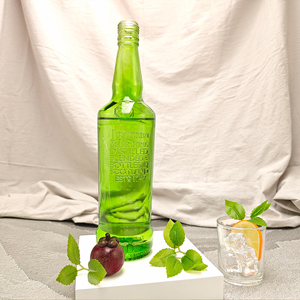 Bouteille de vin en verre vert personnalisée de 730 ml avec bouchon à vis en aluminium, estampage doré gravé, prise en charge OEM/ODM pour Gin, Whisky, Rhum, <span class=keywords><strong>Vodka</strong></span> - Product Image 2