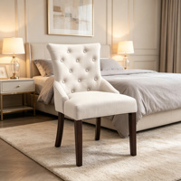 Chaise de salle à manger en cuir capitonnée beige, dossier capitonné, pieds en bois massif foncé, design moderne Merry MR-DC620, certifiée BSCI