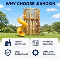 Tour de jeu en bois sur mesure avec toboggan en spirale, échelle en corde et rampe d'escalade pour équipement de jeu extérieur de parc et de maternelle