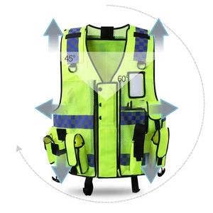 Gilet de sécurité réfléchissant pour chien de la marque Tccfcct, 1 pièce, haute visibilité, avec 5 poches, confortable et pratique - Product Image 4