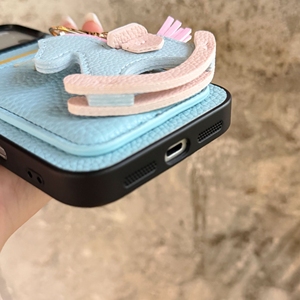 Nueva <span class=keywords><strong>Funda</strong></span> para Teléfono con Textura de Lichi y <span class=keywords><strong>Colgante</strong></span> de Caballo Balancín para <span class=keywords><strong>iPhone</strong></span> 11 12 <span class=keywords><strong>13</strong></span> 14 15 16 17 Pro Max 6/7/8 Plus 12 <span class=keywords><strong>13</strong></span> Mini - Product Image 6