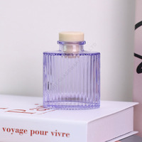 Bouteille diffuseur de parfum vide à rayures verticales en gros d'usine, 100 ml 200 ml, rechargeable, pour huiles essentielles, avec bouchon