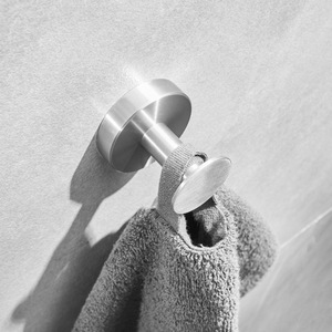 Porte-serviette mural en acier inoxydable platine, crochet simple pour peignoir, usage salle de bain/hôtel, capacité de charge 5-10 kg - Product Image 1