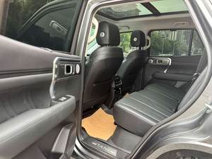 Tank 400 SUV 2023, Moteur Turbo, Transmission Automatique, Sièges en Similicuir, 5 Places, Toit Ouvrant Électrique, Pneus R18, Conduite à Gauche, Couleur Foncée - Product Image 5