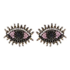 Boucles d'oreilles clous pour femme en alliage de zinc plaqué or, style papillon, entièrement ornées de cristaux, nouveau style vintage, mode euro-américaine, au design distinctif - Product Image 5