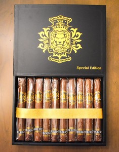 Custom Logo Wooden Modern Luxury Square Eco-Friendly Cigar Humidor <b>Box</b> with Hinged Lid Matte Finish for <b>Storage</b> - Product Image 2