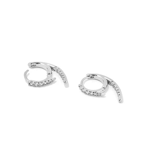 Boucles d'oreilles créoles classiques CANNER en argent S925 plaqué or 18 carats, allongées en forme de 9, avec zircons empilés - Product Image 4