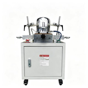 Machine industrielle automatique à vapeur pour le blocage de chapeaux – Équipement de repassage de casquettes haute efficacité - Product Image 1
