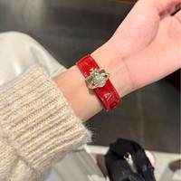 Bracelet magnétique Saturne à motif alligator de qualité supérieure pour femmes, compatible avec Apple Watch iwatch11 génération 10/987Ultra/SE