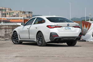 รถยนต์ไฟฟ้า BMW i4 สปอร์ต ปี 2024 สมรรถนะเยี่ยม ดีไซน์ทันสมัย แบตเตอรี่ 78.92 กิโลวัตต์ชั่วโมง และการเร่งความเร็ว 5.6 วินาที - Product Image 4