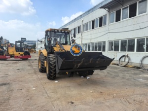 Chargeuse-pelleteuse Cat 430F2 d'occasion en bon état, équipée d'un bras de pelleteuse extensible et d'une benne combinée - Product Image 6