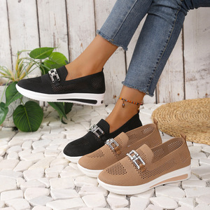 Nouvelle Collection Été 2026 – Mocassins Femme Grande Taille Respirants à Tige Creuse avec Chaîne Métallique Décorative – Chaussures Décontractées Quotidiennes - Product Image 1