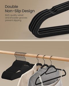 Paquete de 50 Perchas de Terciopelo Modernas Antideslizantes con Hombros Anchos, Perchas Ultrafinas para Ropa - Product Image 3