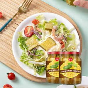 Cornichons <span class=keywords><strong>en</strong></span> tranches longues, faits <span class=keywords><strong>maison</strong></span> par des agriculteurs, comme accompagnement pour les repas - Product Image 6