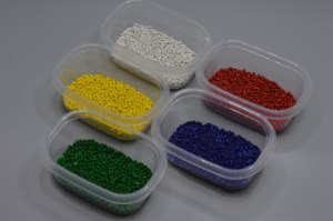 יצרן Hesheng מכירות ישירות של מאסטרבאץ' פלסטי שקוף כחול ידידותי לסביבה PLA/PE/PP לצביעת פלסטיק בהזרקה - Product Image 2