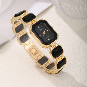 Nouvelle Montre Carrée à Quartz Décontractée pour Femme, Style Coréen, avec Bracelet en Alliage et Strass - Product Image 1