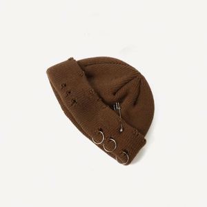 หมวกไหมพรมทรงสั้นแบบมีปีก ปักลายตามสั่ง สำหรับผู้ชายและผู้หญิง สไตล์ชาวประมง ตกแต่งด้วยหมุด  ขายส่งแบบรับผลิตแบรนด์ส่วนตัว - Product Image 5