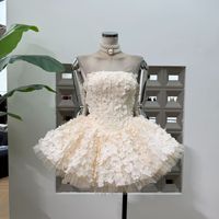 Robe de soirée élégante de haute qualité, mini, trapèze, sans bretelles, avec des appliques florales, en forme d'arête de poisson, moelleuse, pour les dîners de printemps
